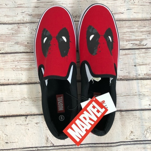 Men's Marvel Deadpool Canvas Slip-On Shoe Sneaker - Picture 2 of 5